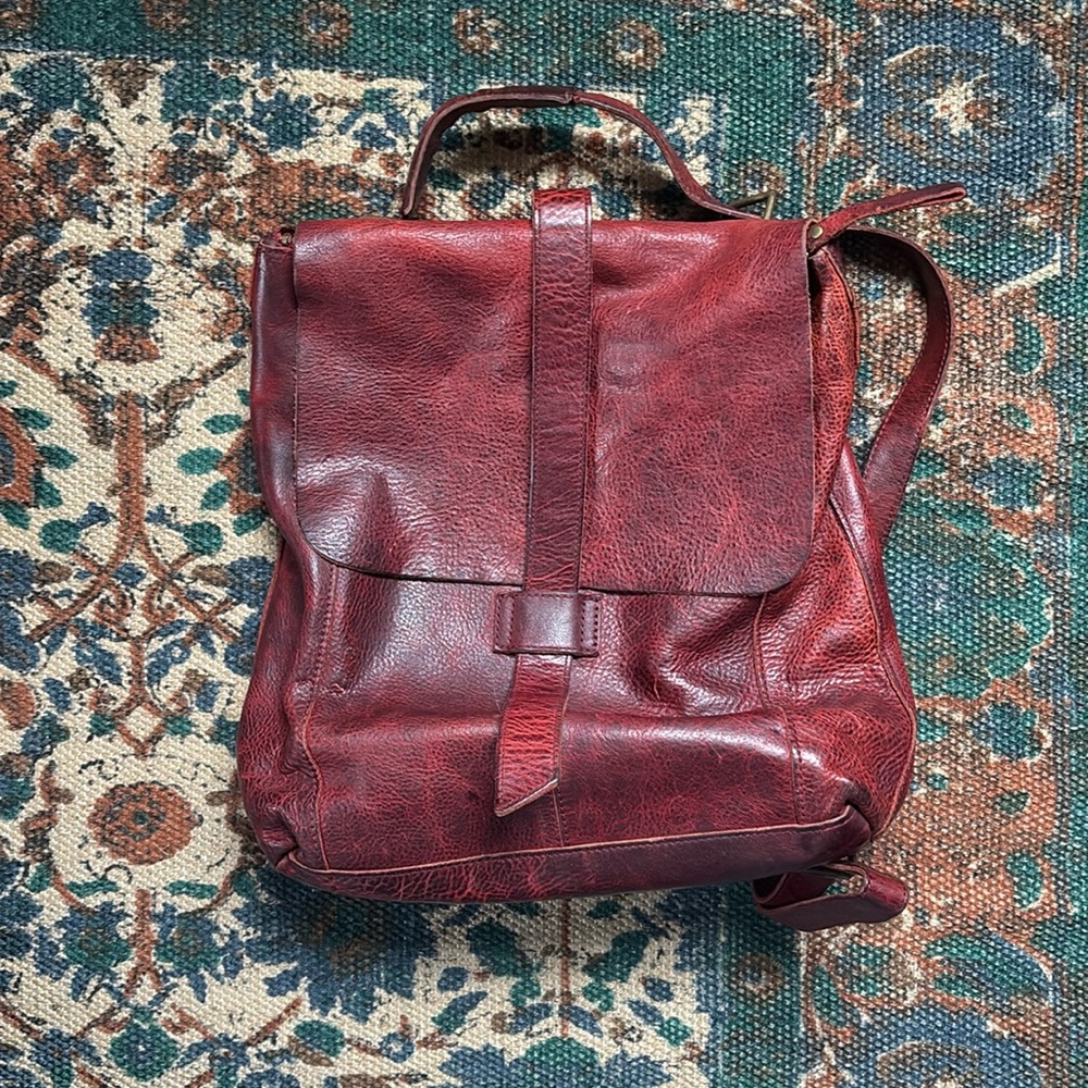 Duluth Trading Co Lifetime Leather Convertible Backpack